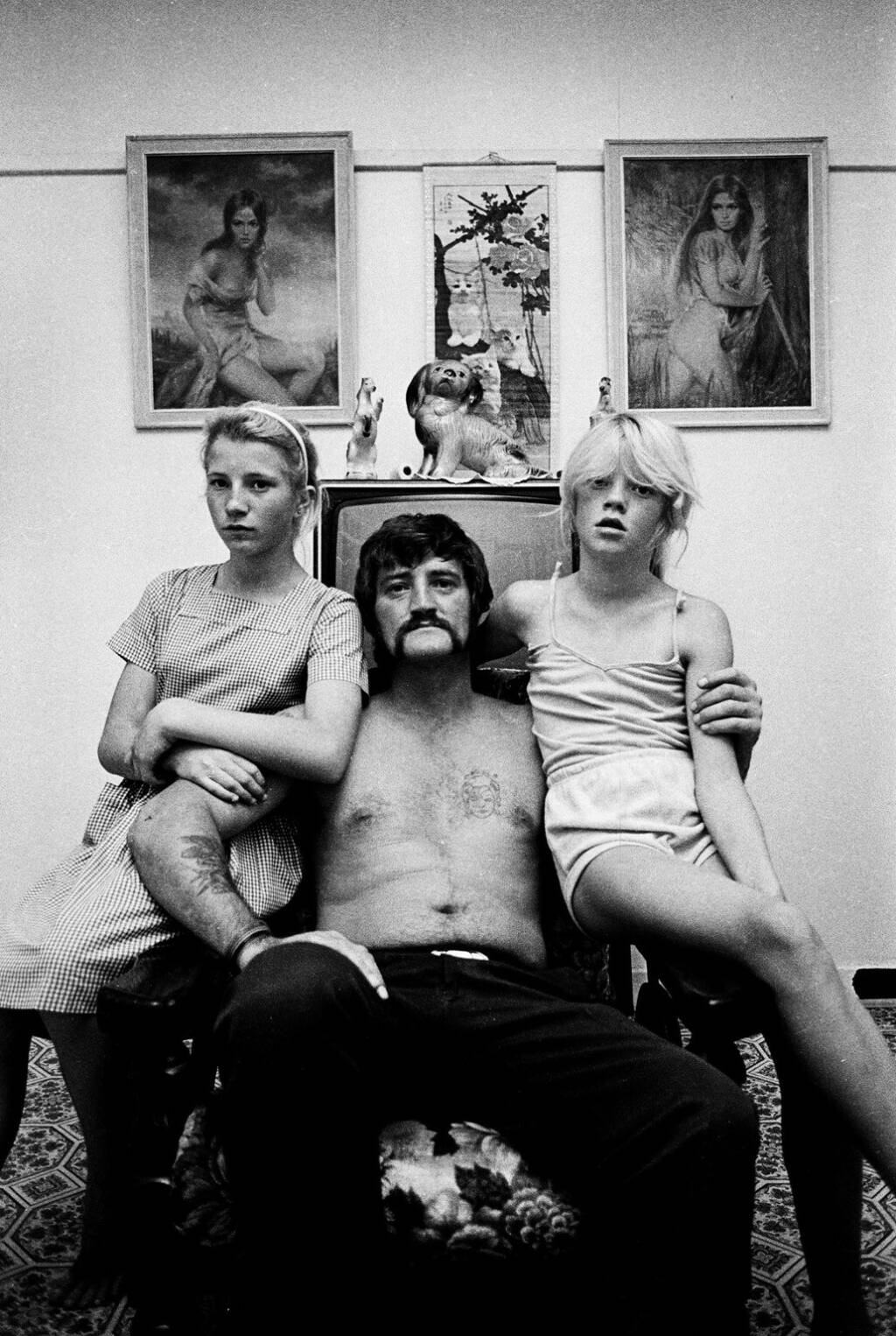 retro nudist family National Portrait Gallery